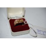 MID 20TH CENTURY 9CT GOLD RING