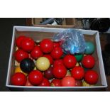 BOX OF SNOOKER AND POOL BALLS, TOGETHER WITH CUE TIPS