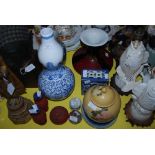 ASSORTED CHINESE CERAMICS INCLUDING BUFF GROUND JAR AND COVER WITH FLORAL DECORATION, TWO SAKI CUPS,