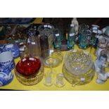 COLLECTION OF ASSORTED GLASSWARE INCLUDING STEMMED GLASSES, JUGS, DECANTERS, STOPPERS, BOWLS,