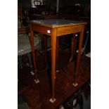 EDWARDIAN MAHOGANY AND BOXWOOD LINED SQUARE OCCASIONAL TABLE