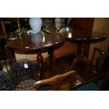 PAIR OF REPRODUCTION MAHOGANY OVAL OCCASIONAL TABLES ON BALUSTER TURNED SUPPORTS WITH THREE