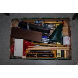 BOX - ASSORTED MUSICAL INSTRUMENTS TO INCLUDE CASED TREBLE RECORDER, FLUTES, OCHARINA SOPRANO,