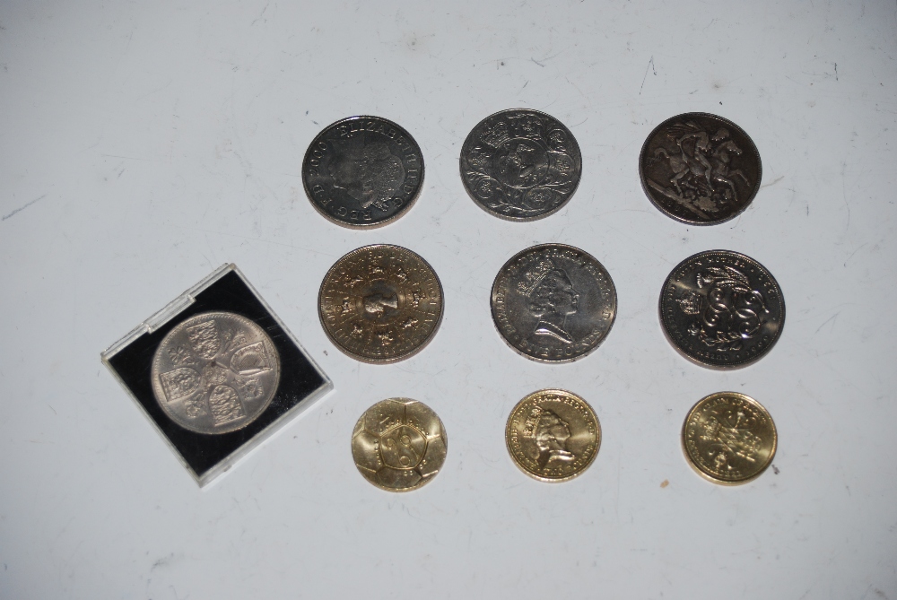 SMALL COLLECTION OF ASSORTED COINAGE INCLUDING VICTORIAN CROWN, TWO POUND COINS, ETC.