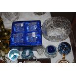 ASSORTED ART GLASSWARE INCLUDING FOUR PAPERWEIGHTS, SET OF FOUR EDINBURGH CRYSTAL WHISKY TUMBLERS IN