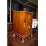 EARLY 20TH CENTURY MAHOGANY CHEST OF TWO SHORT OVER TWO LONG DRAWERS, TOGETHER WITH A BURR WALNUT