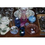 COLLECTION OF ASSORTED ART GLASSWARE INCLUDING CAITHNESS ART GLASS VASE, PAPERWEIGHTS, MINIATURE