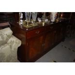 MAHOGANY DINING ROOM SUITE COMPRISING EXTENDING DINING TABLE, EIGHT SHIELD BACK DINING CHAIRS AND