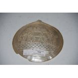 CARVED MOTHER OF PEARL SHELL DECORATED WITH SCENE OF THE LAST SUPPER