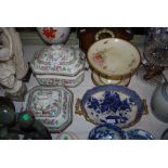 ASSORTED CERAMICS INCLUDING INDIAN TREE PATTERNED SOUP TUREEN AND COVER, TOGETHER WITH INDIAN TREE