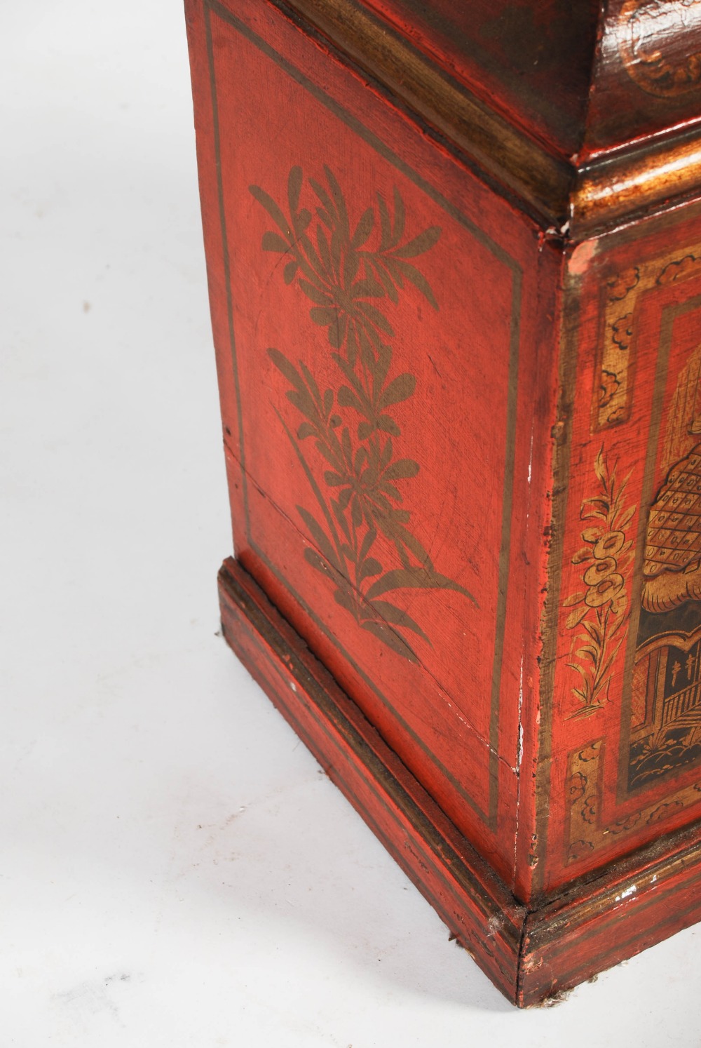 A George III chinoiserie decorated red lacquer longcase clock, the brass dial and chapter ring - Image 11 of 20