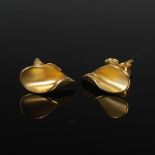 A pair of 9 carat yellow gold curled oval earrings, Stamped: MP, 375, Weight: 1.5 g.