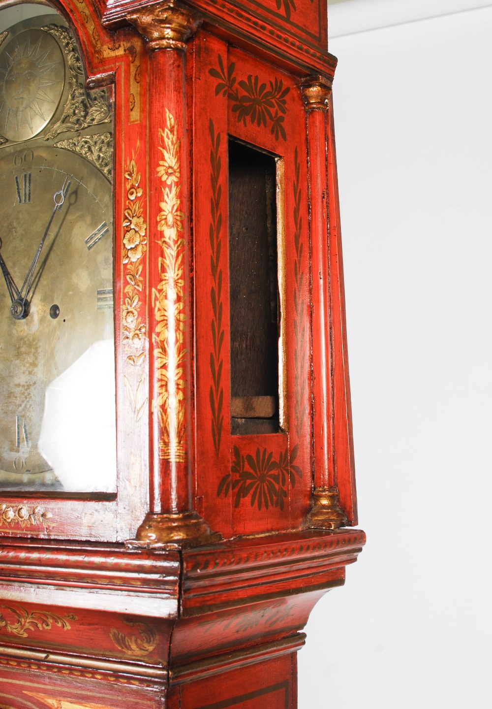 A George III chinoiserie decorated red lacquer longcase clock, the brass dial and chapter ring - Image 3 of 20