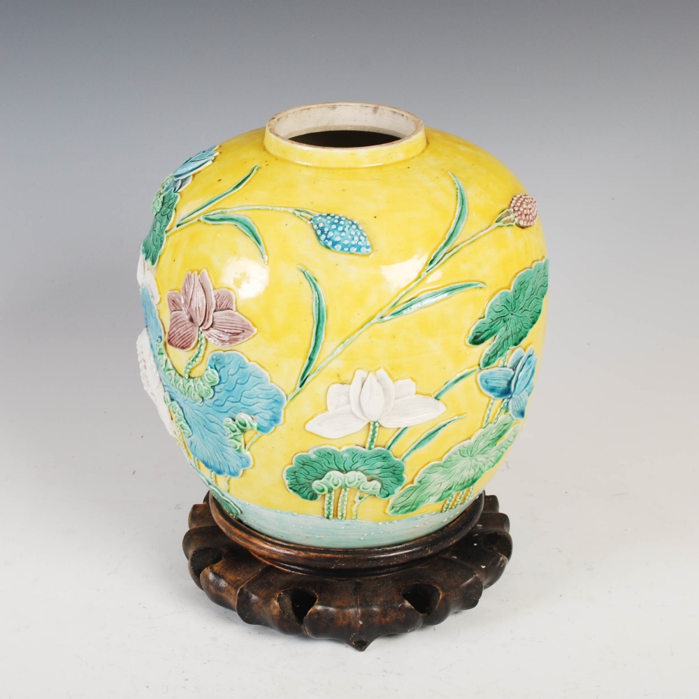 A Chinese porcelain yellow ground jar, Wang Bingrong, Qing Dynasty, decorated in relief with egret - Image 14 of 20