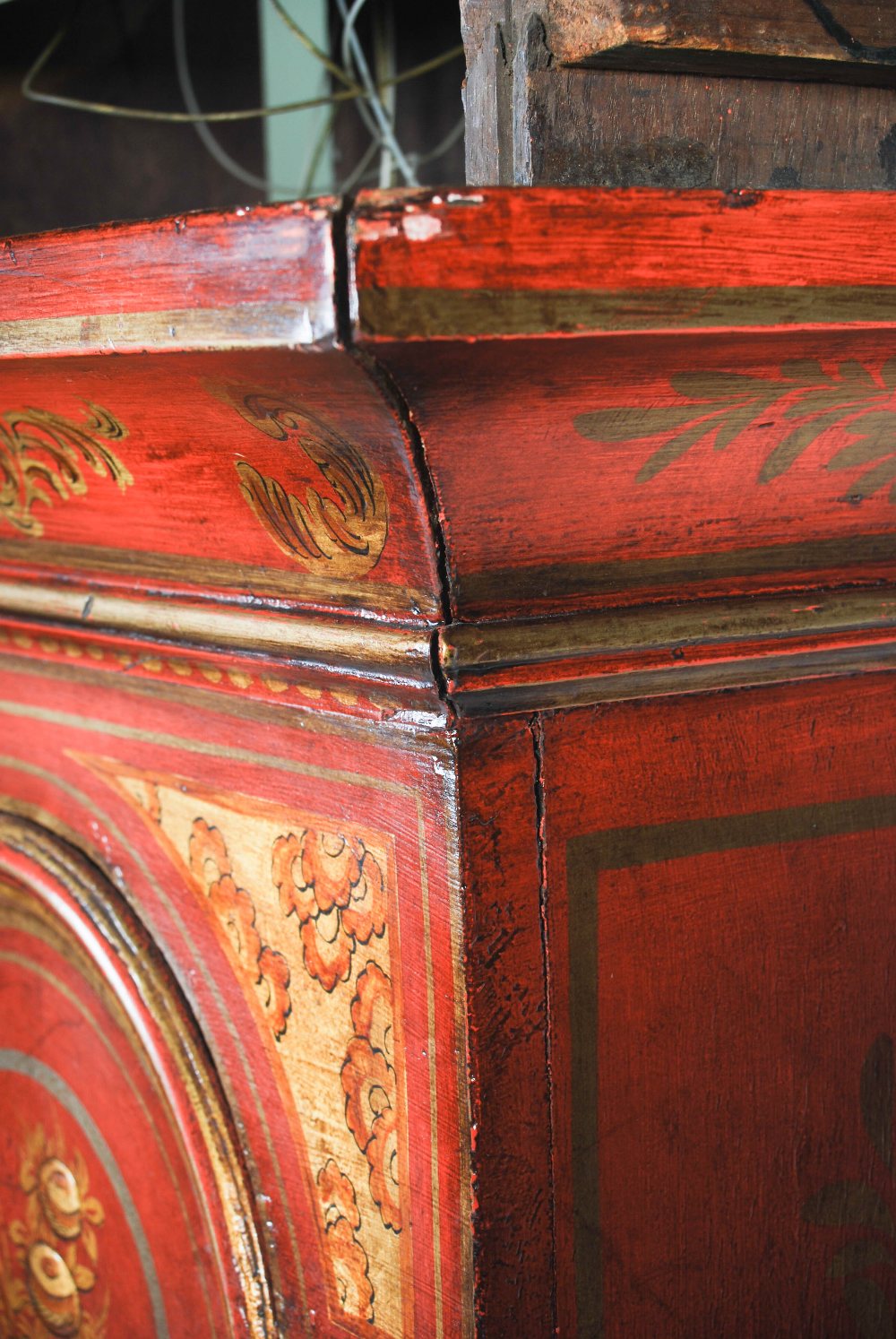 A George III chinoiserie decorated red lacquer longcase clock, the brass dial and chapter ring - Image 13 of 20