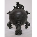 Chinese bronze lidded urn featuring Dogs of Fu (H: 46cm)