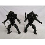 2 nut & bolt Predator figurines - H: 30cm