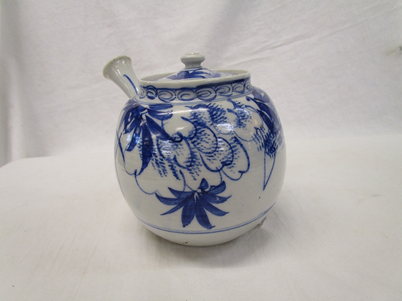 2 pieces of blue and white china - Image 10 of 26