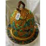 Majolica cheese dish in the style of George Jones - H: 34cm