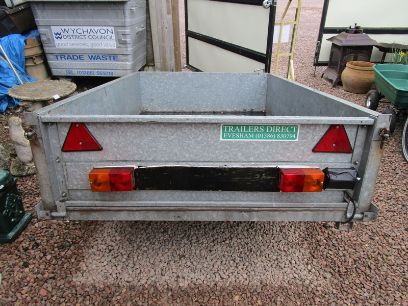 Galvanised trailer with spare wheel and working electrics - Interior measurements 182cm x 122cm - Bild 2 aus 5