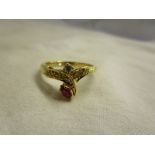 Pretty 18ct gold ruby & diamond ring