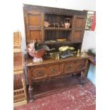Early 20thC oak dresser - H: 178cm W: 138cm D: 51cm