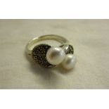 Silver marcasite & pearl set ring