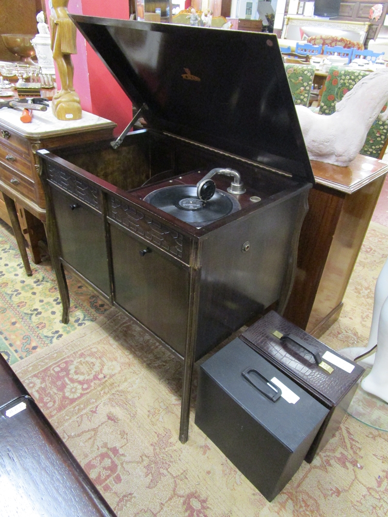Working gramophone and collection of 78 vinyl records
