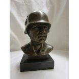 Bronze - Bust of WWII soldier wearing Stahlhelm - H: 14cm