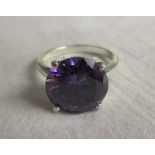 Silver amethyst set ring