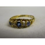 Antique 18ct gold sapphire & diamond ring
