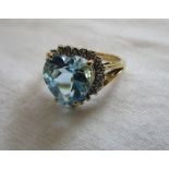 18ct gold aquamarine & diamond set ring