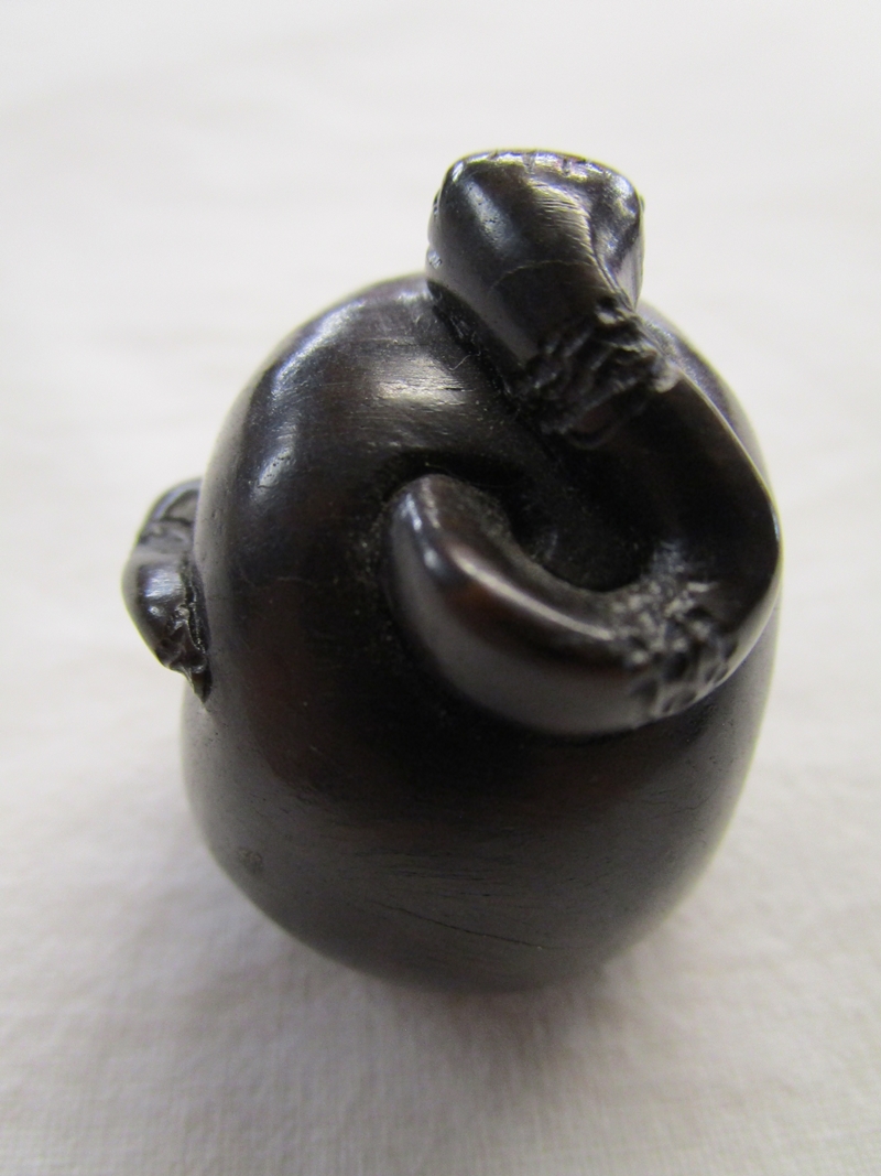 Signed Japanese carved wood netsuke - Skull & snake - Image 5 of 7