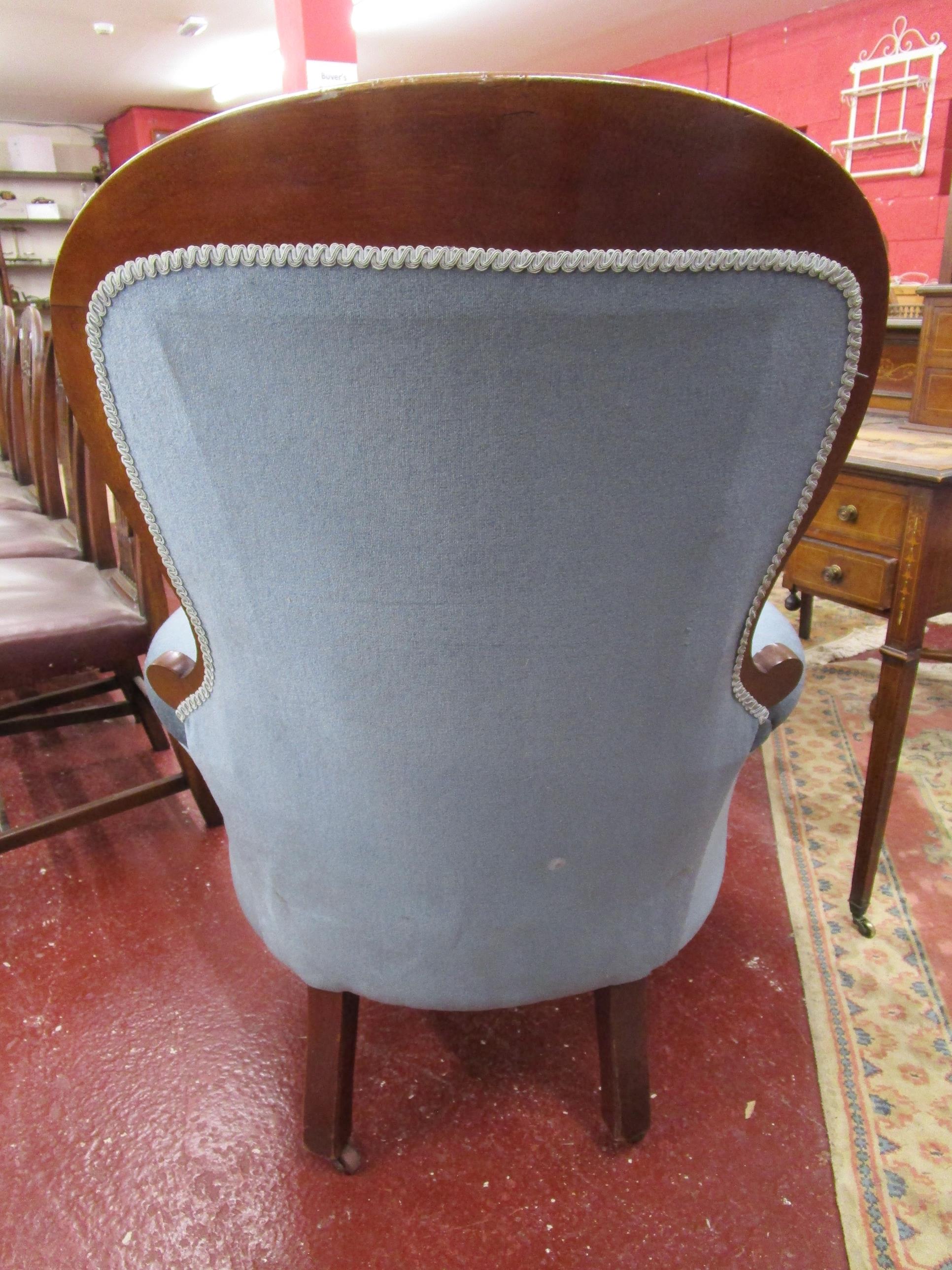 2 Victorian button-back armchairs with blue fabric - Image 15 of 22