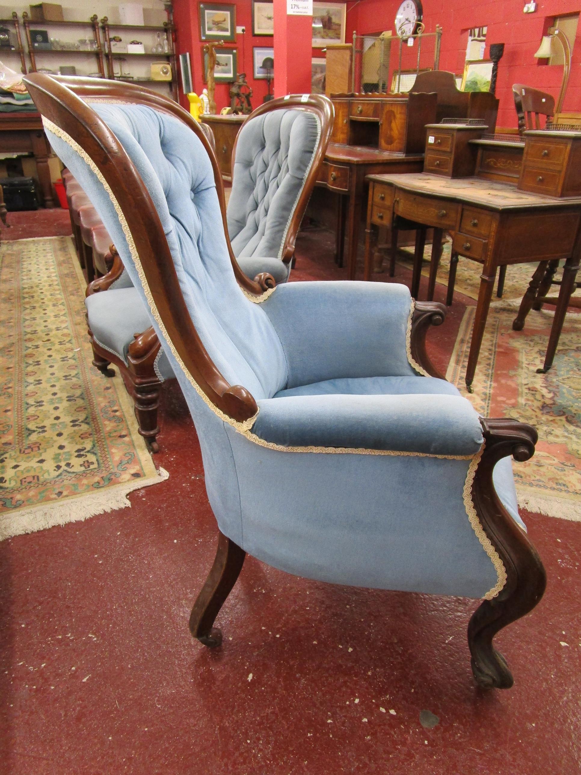 2 Victorian button-back armchairs with blue fabric - Image 4 of 22