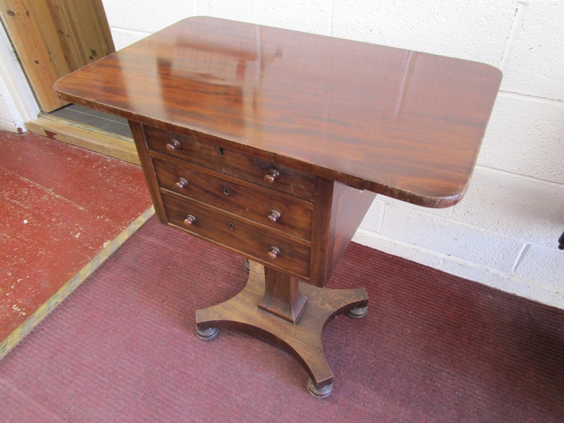 Mahogany pedestal table with 3 drawers - W: 75cm D: 47cm H: 84cm - Image 3 of 12