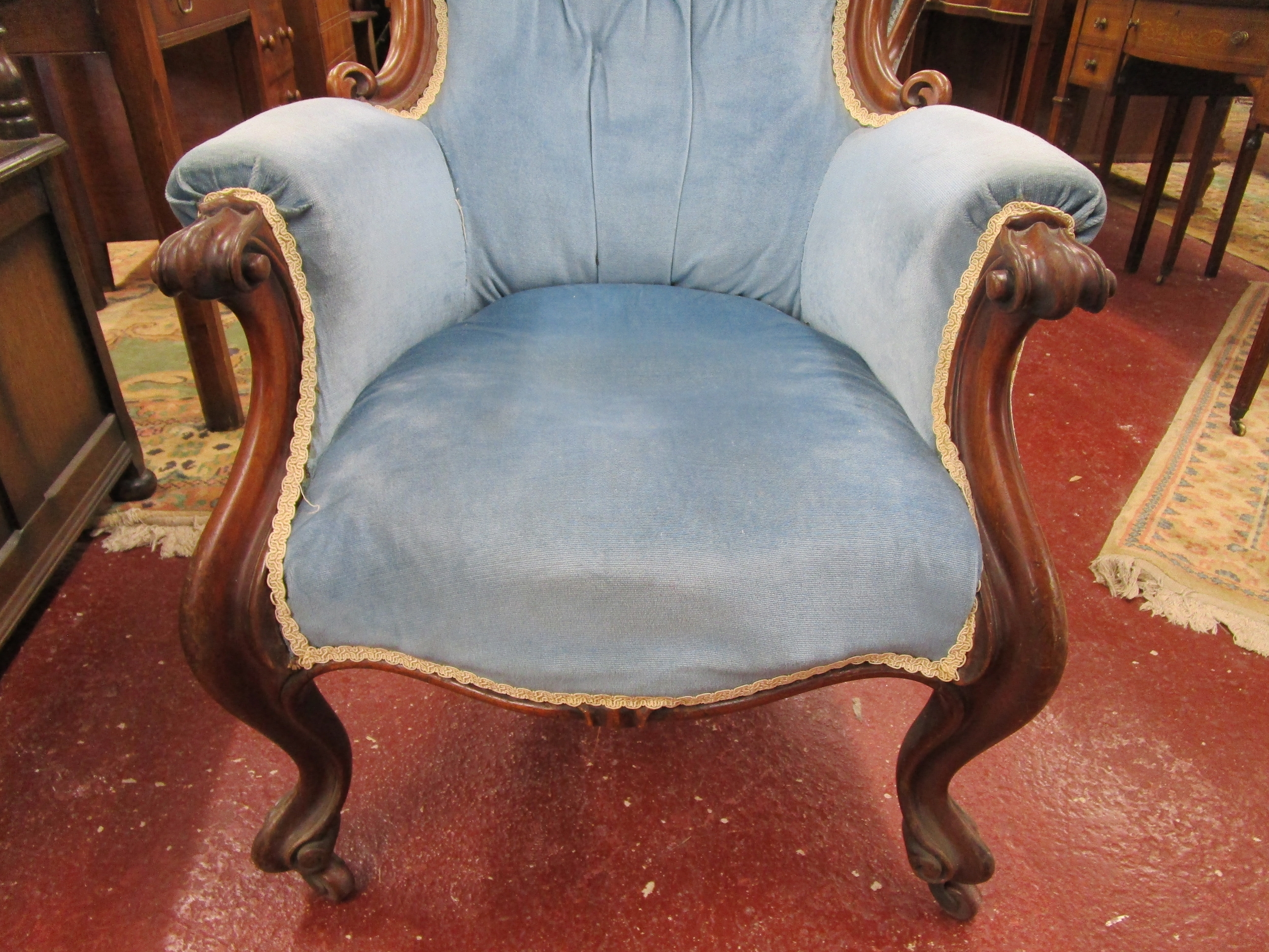 2 Victorian button-back armchairs with blue fabric - Image 5 of 22