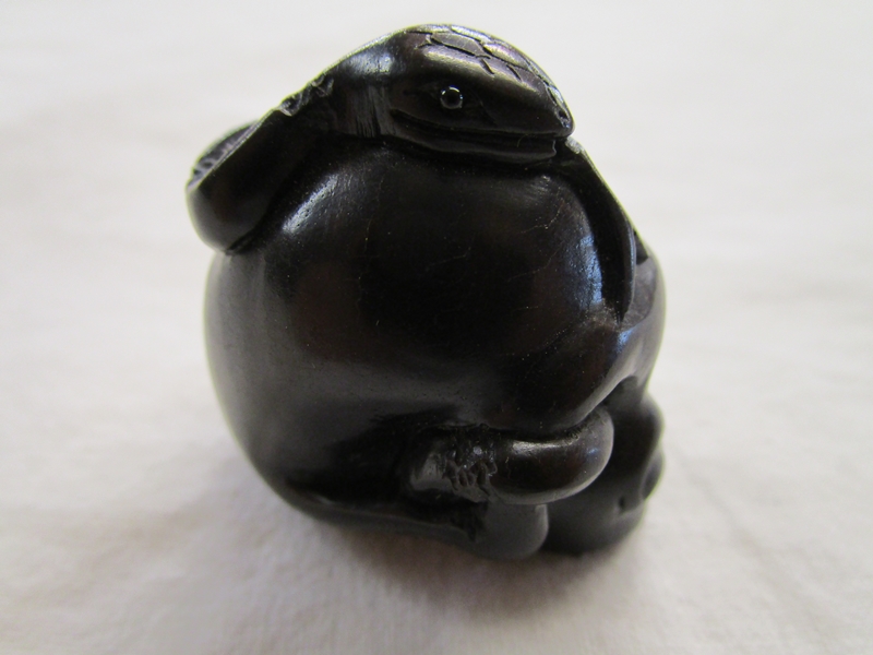 Signed Japanese carved wood netsuke - Skull & snake - Image 2 of 7