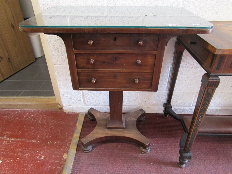 Mahogany pedestal table with 3 drawers - W: 75cm D: 47cm H: 84cm - Image 12 of 12