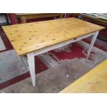 Dining table - H: 77cm L: 180cm W: 92.5cm