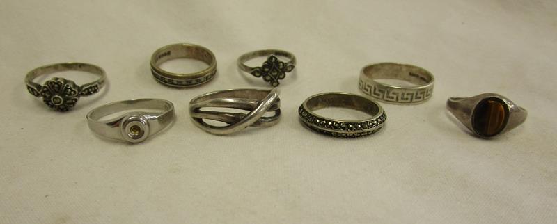 Collection of 8 silver rings