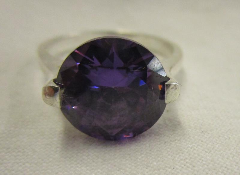 Silver amethyst set ring