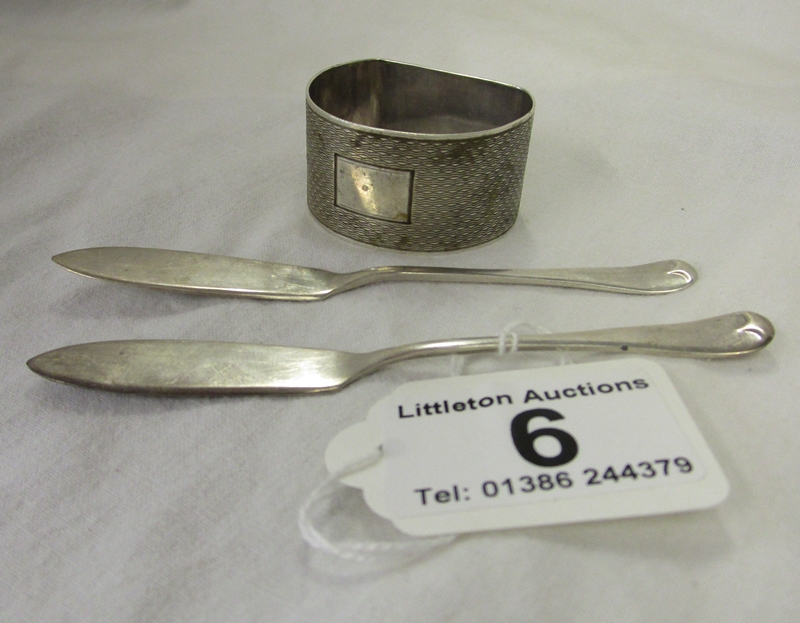 Silver napkin ring & silver butter knives