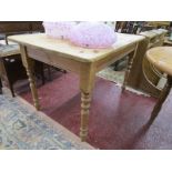 Small pine farmhouse table - H: 77cm L: 122cm W: 76cm