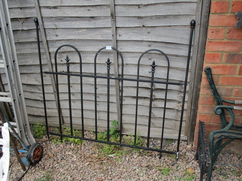 Metal garden partition / fence