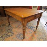 Antique pine farmhouse table with drawer - L: 129cm W: 89cm H: 76cm