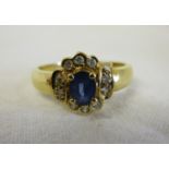 18ct gold sapphire & diamond cluster ring