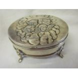 Hallmarked silver pill box - Circa 1905 - Depicting Reynolds portrait of Lady Frances Gordon - Gross