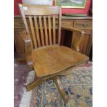 Early 20thC oak office chair