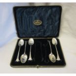 5 hallmarked silver teaspoons in case - Approx silver weight 70g